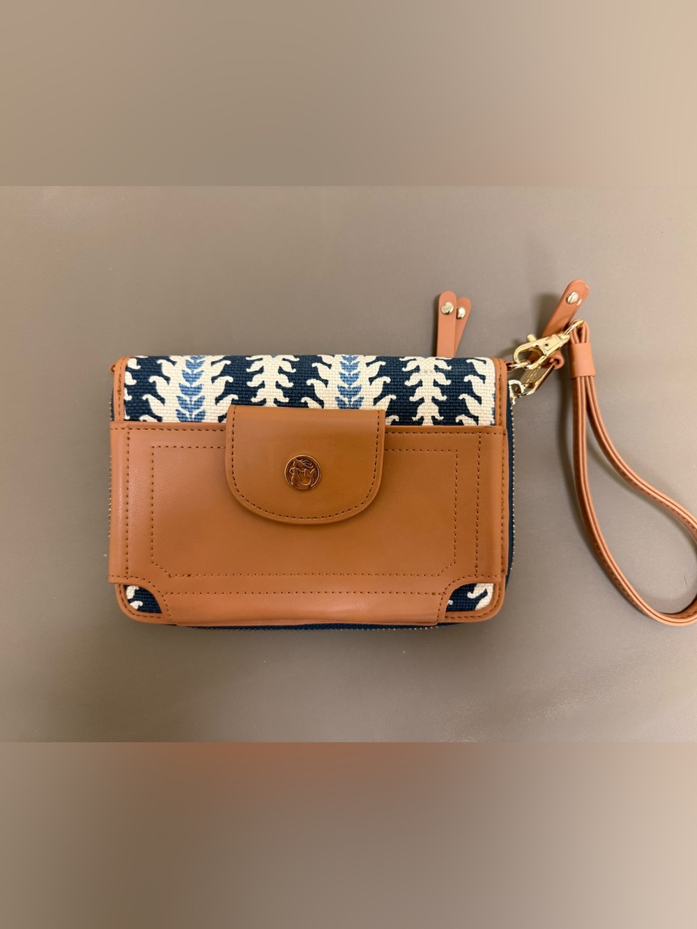 NWOT Spartina 449 Tan Leather & Navy Woven Wristlet/Wallet